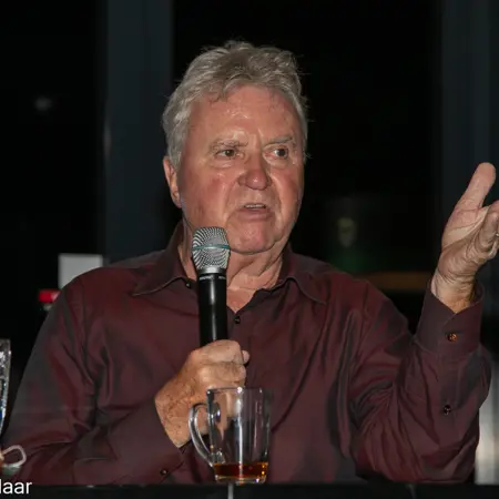 Recordopkomst bij geslaagde sponsoravond met Guus Hiddink